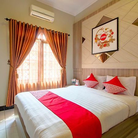 Oyo 1195 The Doctor'S Guest House Syariah Kejayan Eksteriør billede