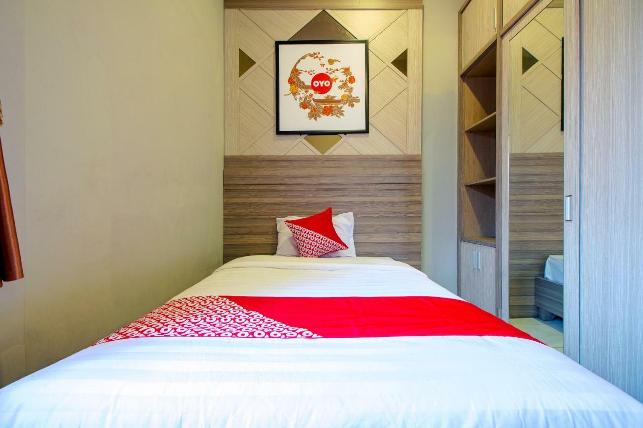 Oyo 1195 The Doctor'S Guest House Syariah Kejayan Eksteriør billede