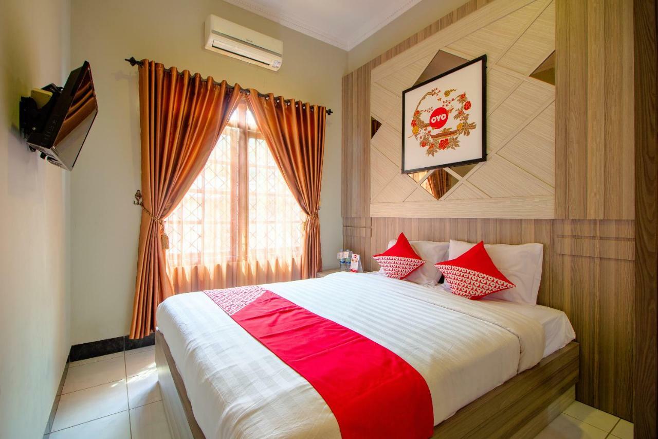 Oyo 1195 The Doctor'S Guest House Syariah Kejayan Eksteriør billede