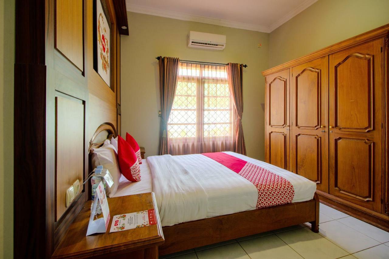 Oyo 1195 The Doctor'S Guest House Syariah Kejayan Eksteriør billede