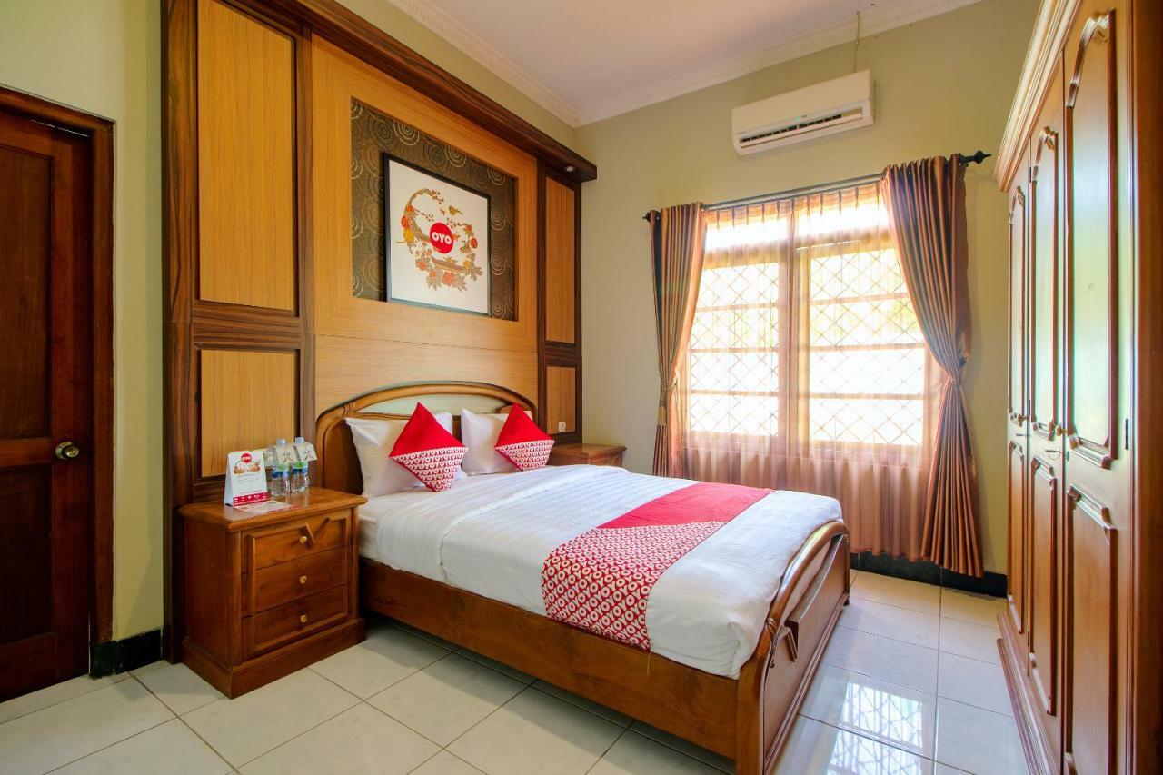Oyo 1195 The Doctor'S Guest House Syariah Kejayan Eksteriør billede