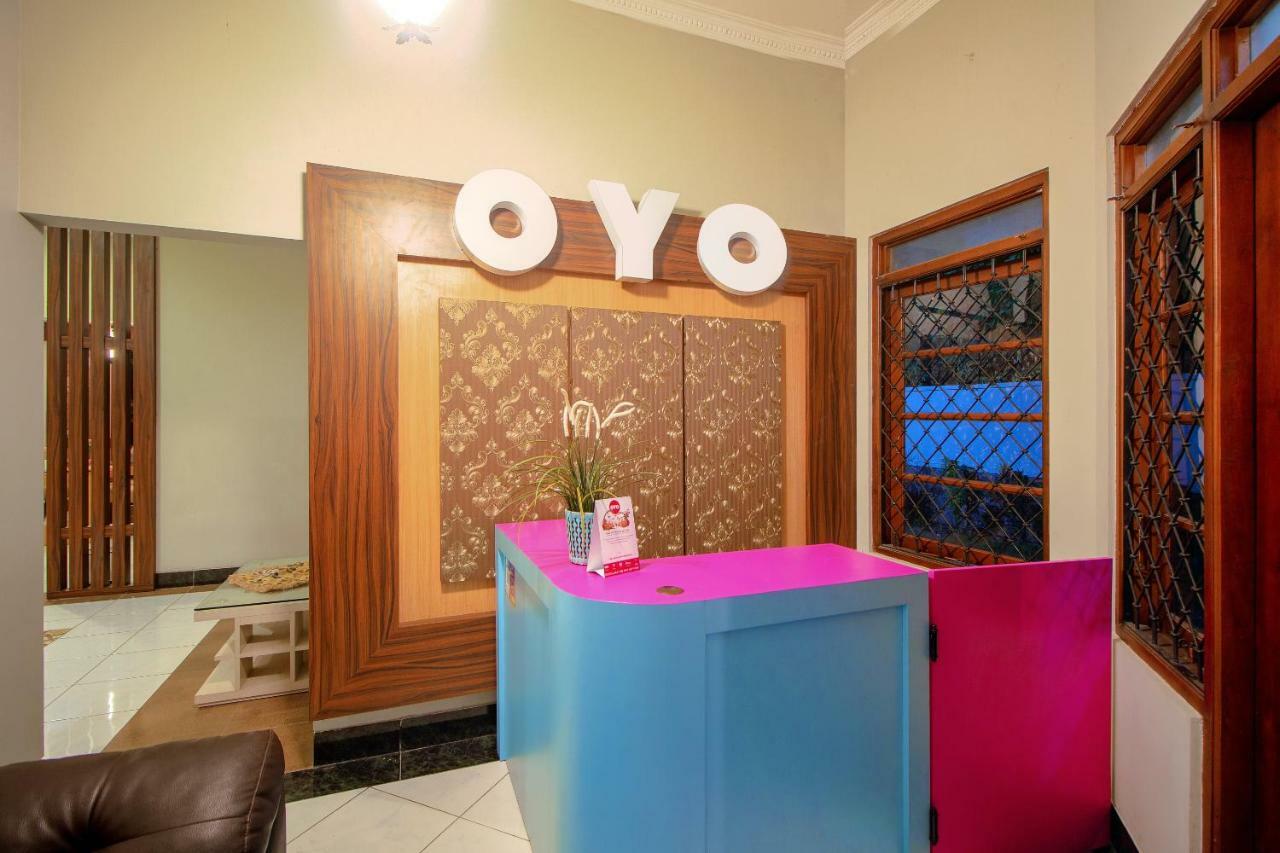 Oyo 1195 The Doctor'S Guest House Syariah Kejayan Eksteriør billede
