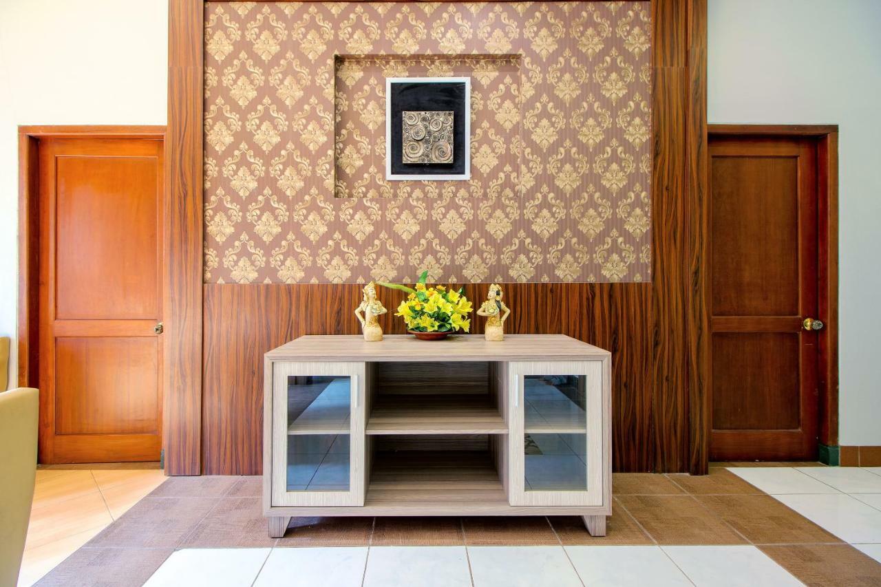 Oyo 1195 The Doctor'S Guest House Syariah Kejayan Eksteriør billede