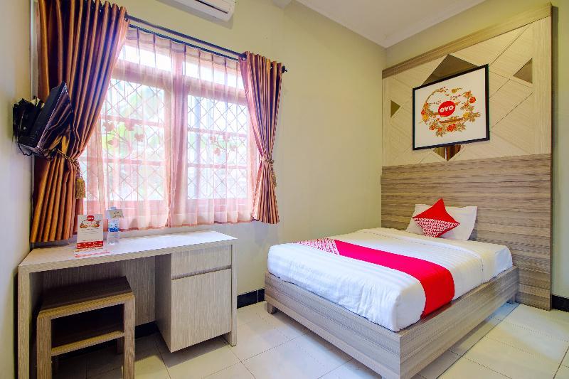 Oyo 1195 The Doctor'S Guest House Syariah Kejayan Eksteriør billede